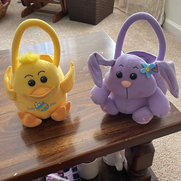 New Collectable Hershey’s kids Easter Basket Rabbit soft 2002 both 1 price - Picture 1 of 8